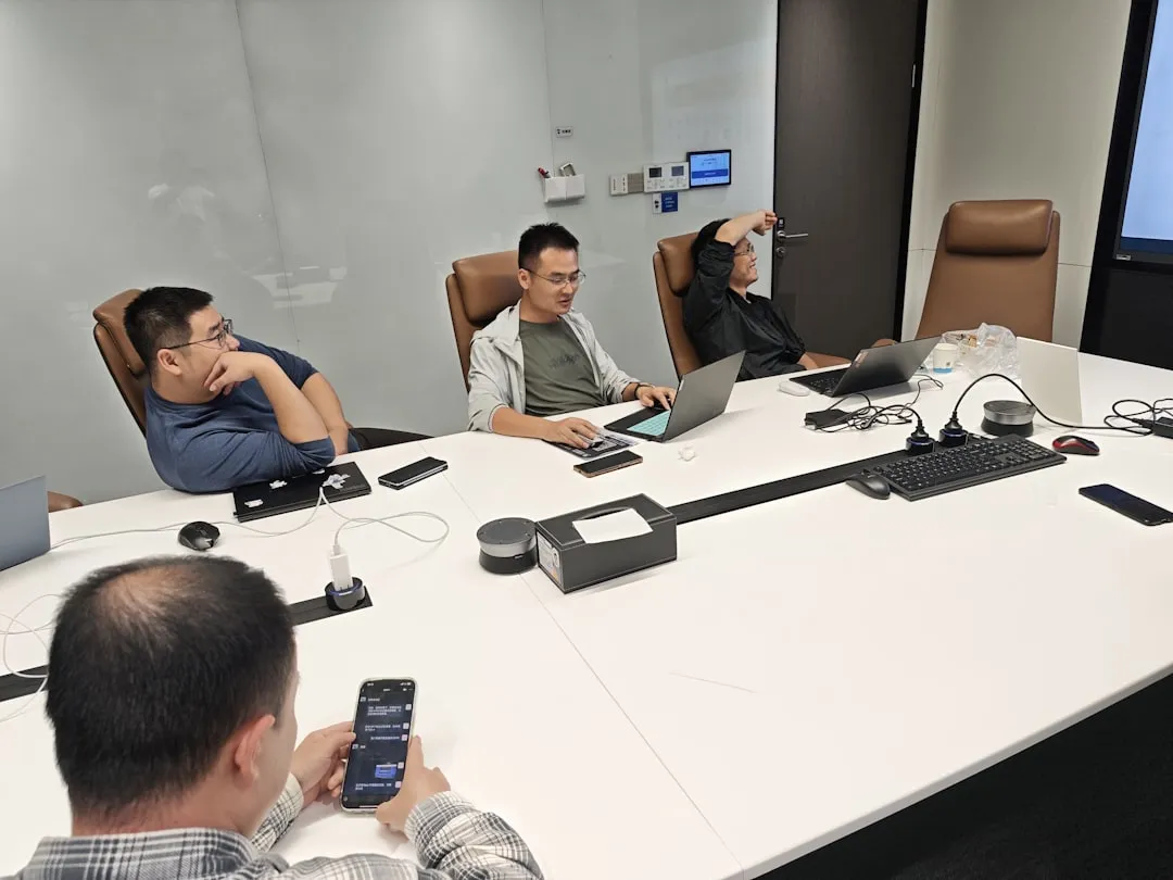 手机配件市场新动向：数码产品贸易如何构建稳定货源与正品保障体系